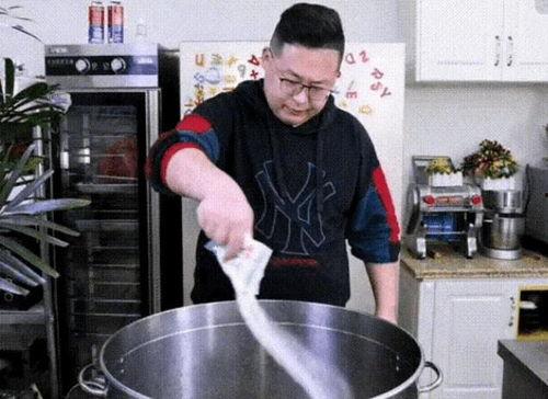 网红半吨吃货,揭秘网红美食背后的故事