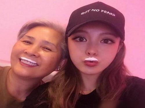 台湾明星周扬青